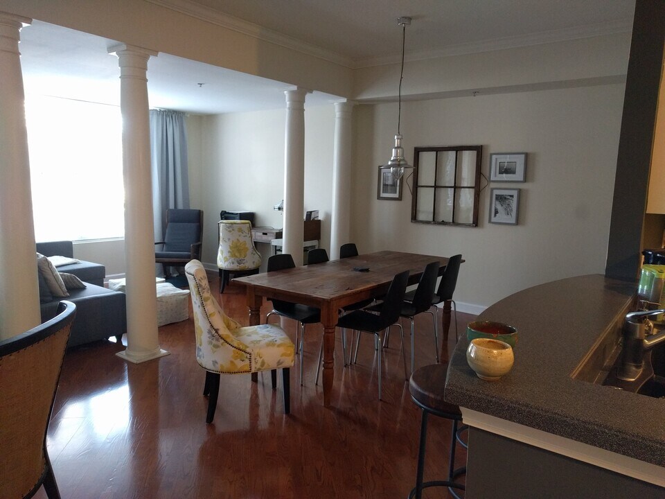 1101 Juniper St NE, Unit 127 in Atlanta, GA - Building Photo