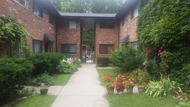 property at 5440 S Kimbark Ave