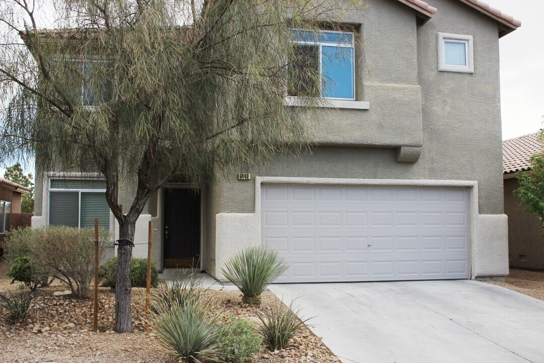 6440 Playa De Carmen Way in North Las Vegas, NV - Building Photo
