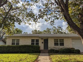 1902 S 35th St in Temple, TX - Building Photo