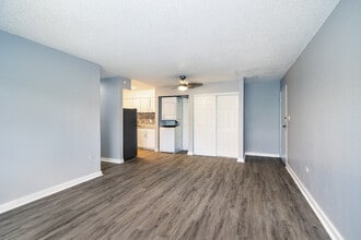 Sierra Vista in Thornton, CO - Foto de edificio - Building Photo