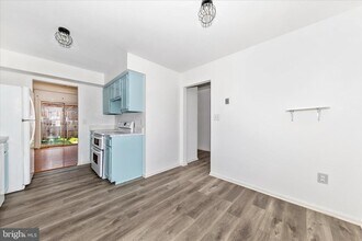 13303 Country Ridge Dr in Germantown, MD - Building Photo - Building Photo