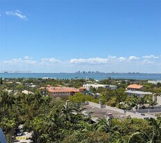 151 Crandon Blvd in Key Biscayne, FL - Building Photo
