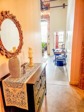 328 Mills Ave in Greenville, SC - Foto de edificio - Building Photo