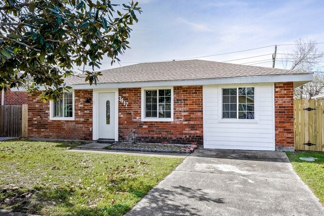 property at 3417 W Louisiana State Dr