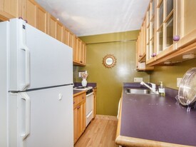 4 Trowbridge Pl, Unit 4R Apartamentos