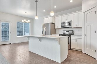 16192 S Truss Dr in Bluffdale, UT - Building Photo - Building Photo