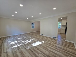 2300 Wrenford Rd in University Heights, OH - Building Photo - Building Photo