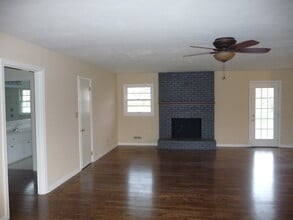 1321 Leeson Way in Bowling Green, KY - Building Photo - Building Photo
