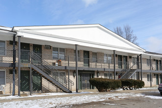 Carriage House Apartments in Lexington, KY - Building Photo - Building Photo