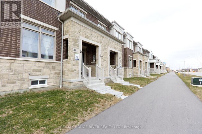 494 Twin Streams Rd in Whitby, ON - Building Photo - Building Photo