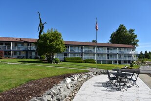 Silverdale Shores in Silverdale, WA - Building Photo