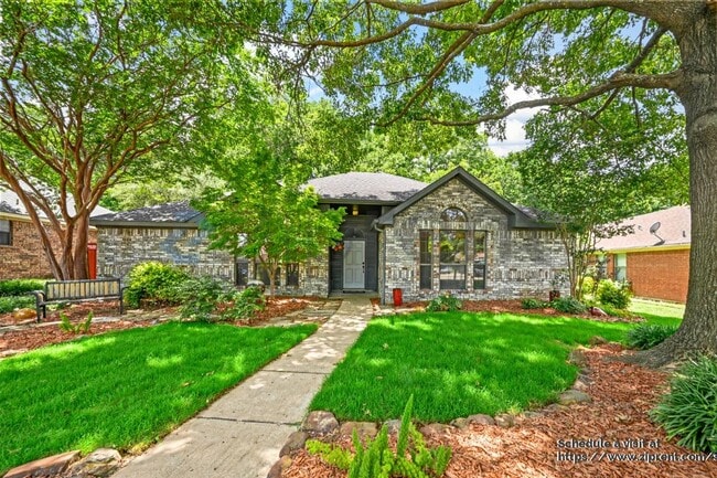2029 Oakglen Dr in Garland, TX - Building Photo - Building Photo