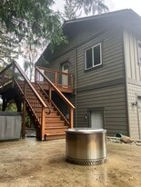 3764 Biz Point Rd in Anacortes, WA - Building Photo