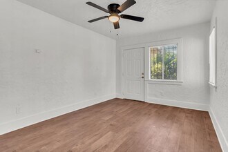 447 E 101st St in Los Angeles, CA - Building Photo - Building Photo