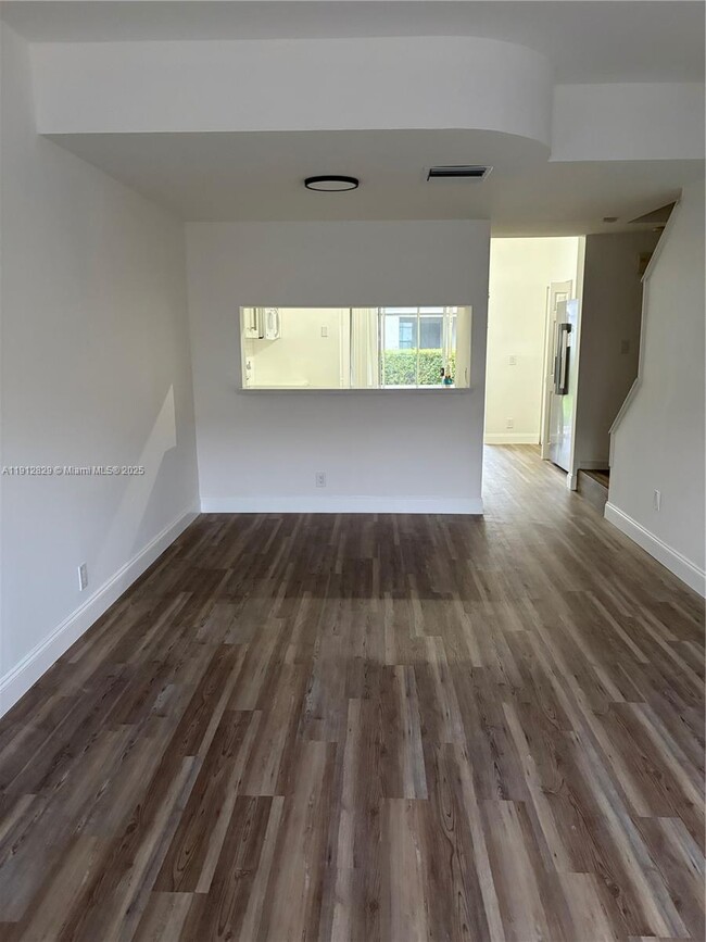 50 Whitehead Cir in Weston, FL - Building Photo - Building Photo