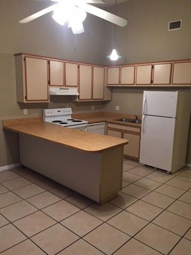 1260 Continental Ct in Tallahassee, FL - Building Photo - Building Photo