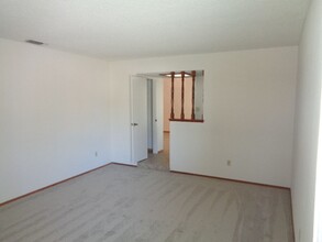 6053 Beech Ave in Orangevale, CA - Foto de edificio - Building Photo