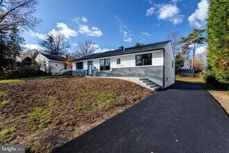 308 Lenox Rd in Havertown, PA - Building Photo - Building Photo