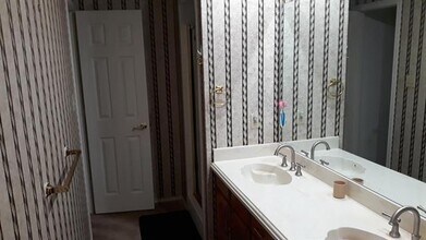 1807 Evergreen Ct in Grapevine, TX - Foto de edificio - Building Photo