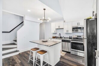 48 Sever St, Unit 2 in Worcester, MA - Building Photo - Building Photo