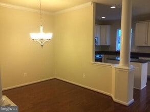 25631 Pleasant Valley Rd in Chantilly, VA - Building Photo - Building Photo