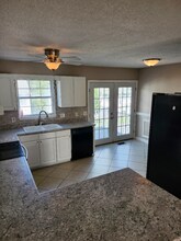 219 Hunter Hills Cir in Bristol, TN - Foto de edificio - Building Photo