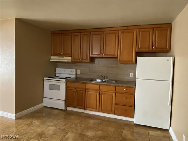 property at 305 N 10th St