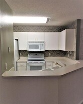 800 Ironwood Dr in Ponte Vedra Beach, FL - Building Photo