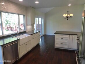 1930 Laurel Wood Ct in Thousand Oaks, CA - Building Photo - Building Photo
