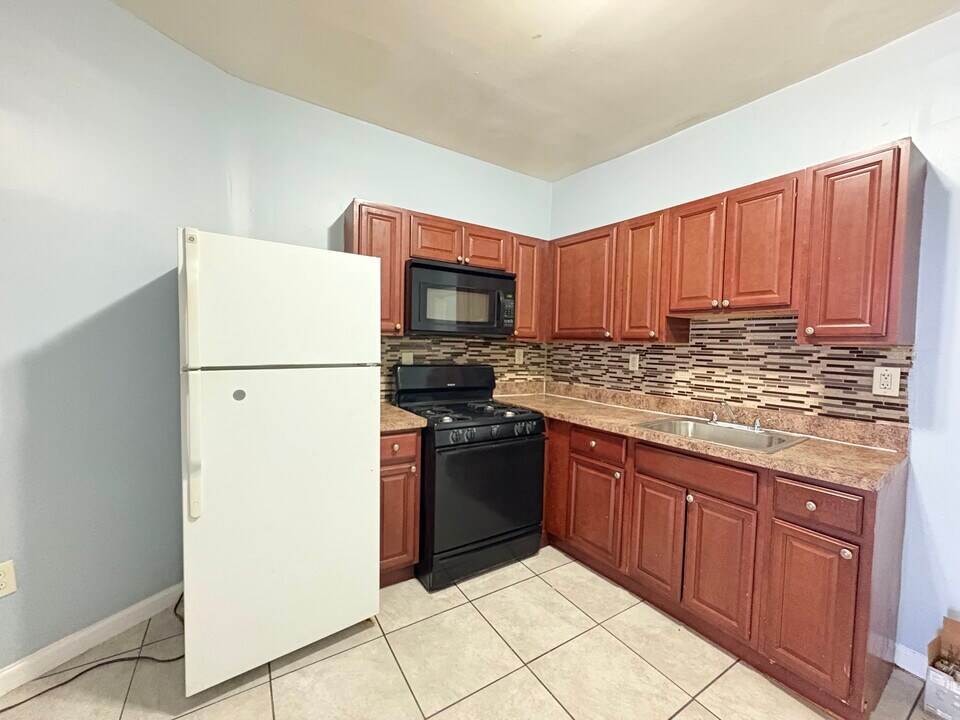 78 Stone St, Unit 1L in Newark, NJ - Building Photo