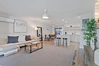 300 SW 23rd St, Unit 2 in Fort Lauderdale, FL - Building Photo - Building Photo