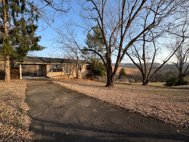 property at 412 Meadowview Ln