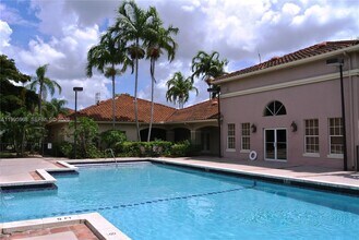 18332 NW 68th Ave in Hialeah, FL - Building Photo - Building Photo