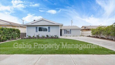 22524 Paraguay Dr in Santa Clarita, CA - Building Photo - Building Photo