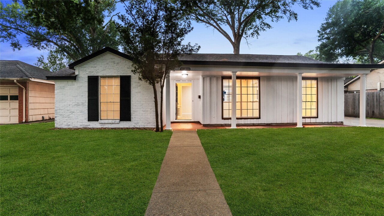 9643 Val Verde St in Houston, TX - Foto de edificio