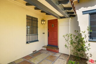 1017 S Orlando Ave in Los Angeles, CA - Building Photo - Building Photo