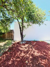 118 Baker Way in Modesto, CA - Building Photo - Building Photo