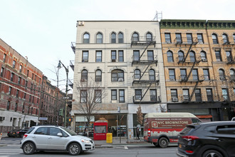 66-70 W 84th St in New York, NY - Building Photo - Building Photo