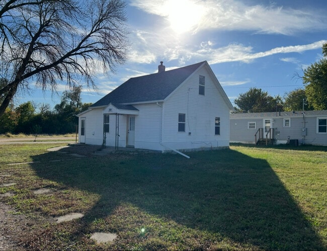 154 Robley St in Monroe, NE - Building Photo - Building Photo