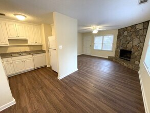 185 Park Ridge Ct in Athens, GA - Building Photo - Building Photo