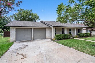 1700 Deep Wood Dr in Round Rock, TX - Building Photo - Building Photo
