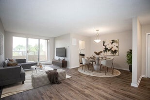 Grosvenor Estates in London, ON - Building Photo