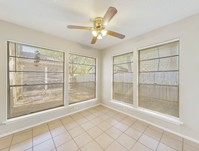 10827 Sugar Hill Dr-Unit -A in Houston, TX - Foto de edificio - Building Photo