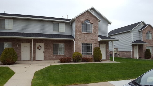 LKWD Heights in Layton, UT - Building Photo - Building Photo