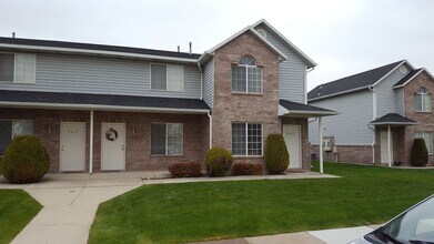 LKWD Heights in Layton, UT - Foto de edificio - Building Photo