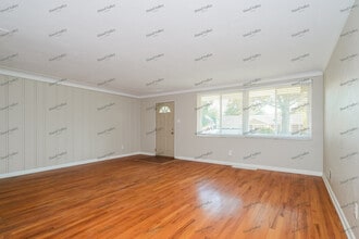 927 Olympia Dr in Ferguson, MO - Building Photo - Building Photo