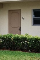 2800 Fiore Way in Delray Beach, FL - Building Photo