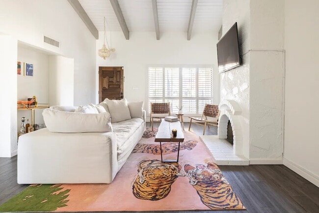 property at 5511 N 71st Pl