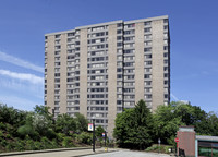 Brottier Hall in Pittsburgh, PA - Foto de edificio - Building Photo